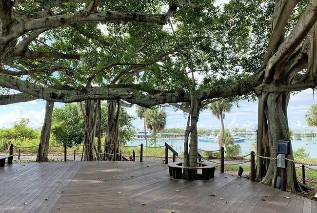 Building Photo - 200 Intracoastal Pl