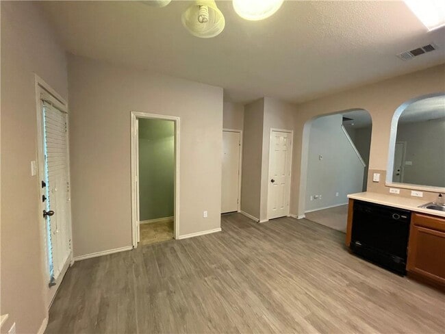 Building Photo - 10412 Maydelle Dr