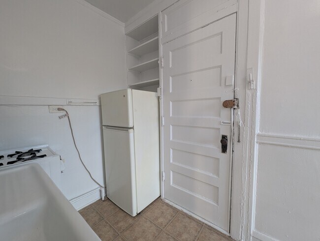 Building Photo - 3310 W Schubert Ave