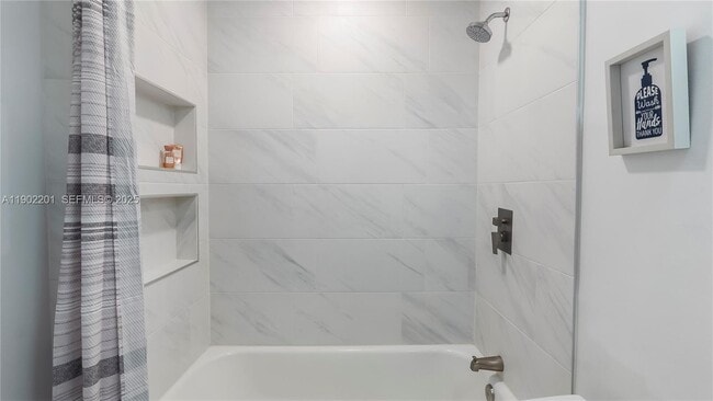 Building Photo - 5596 SW 28th Terrace