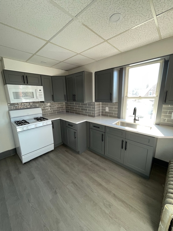 Building Photo - 1350 Mt Rose Ave