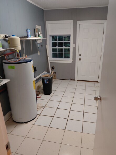 Building Photo - 3550 Raines St