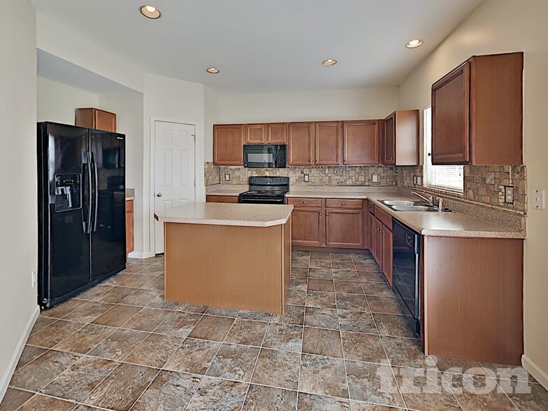 Building Photo - 1024 Daniel Ln