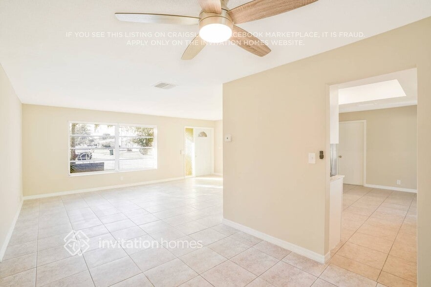 Building Photo - 5714 NW 71st Ave