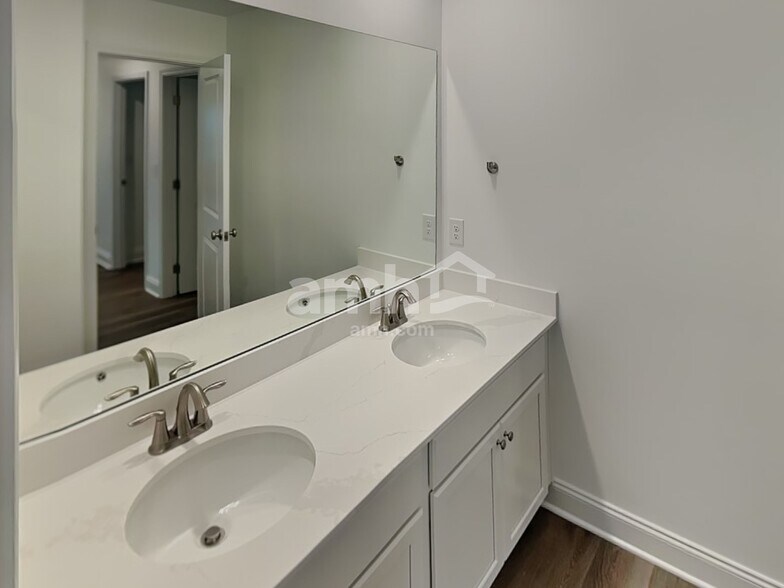Building Photo - 210 Gershon Wy