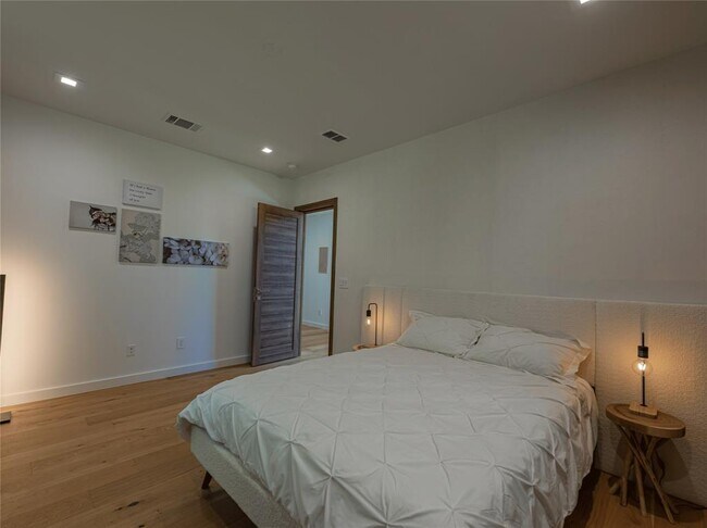 Building Photo - 2806 Geronimo Trail