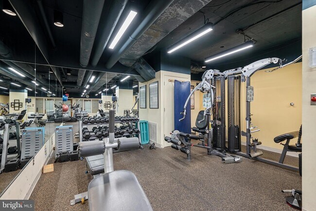 Building Photo - 5500 Holmes Run Pkwy
