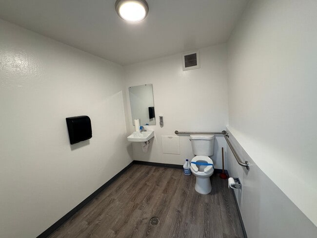 Building Photo - 5196 Mission St