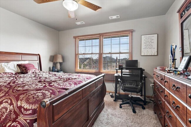 Building Photo - 11804 Long Run Dr