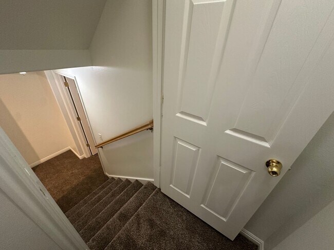 Building Photo - Freshly Painted, New Carpet Throughout - Home For Rent In Springville!!!