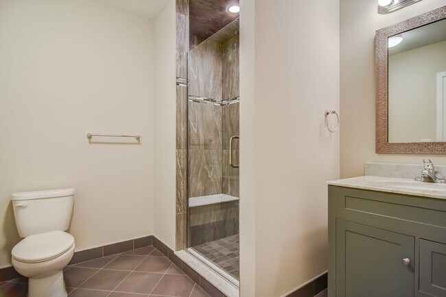 Building Photo - 744 Westfield Ave