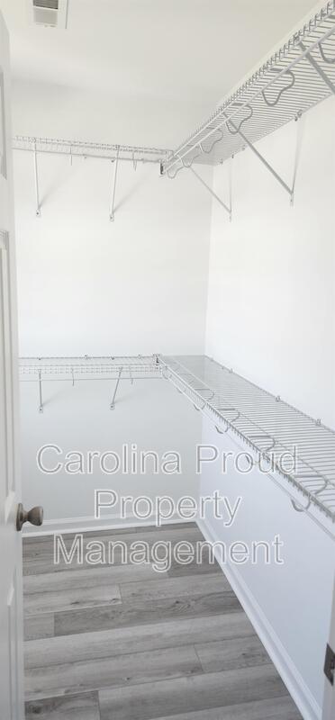 Building Photo - 337 S Pointe Dr