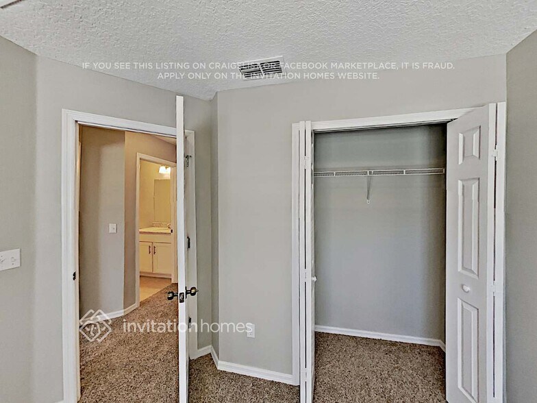Building Photo - 15256 Black Lion Way