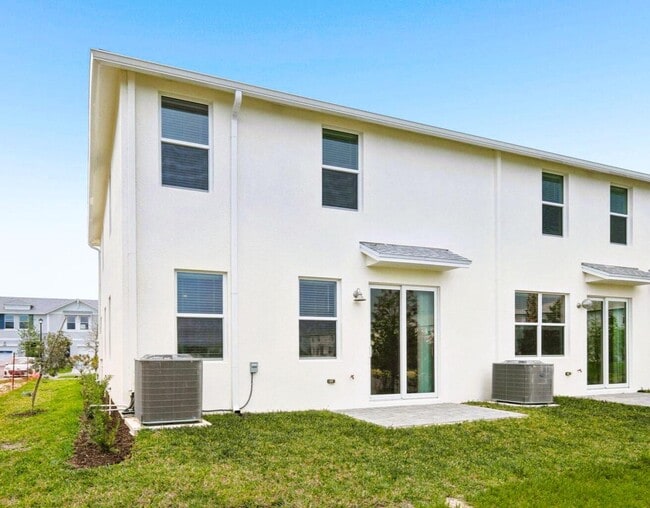 Building Photo - 491 Salisbury Cir