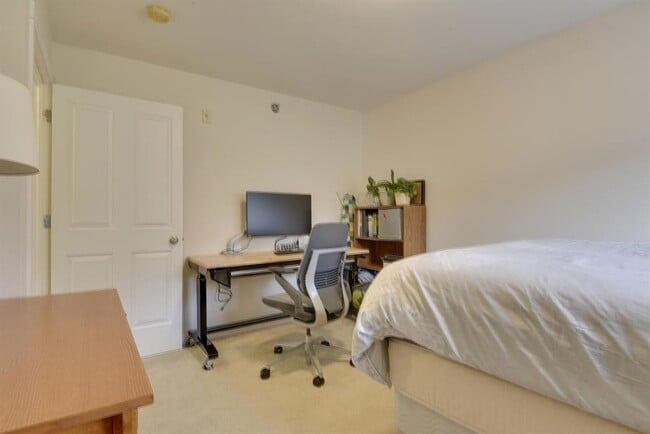 Building Photo - 5303 Brody Dr