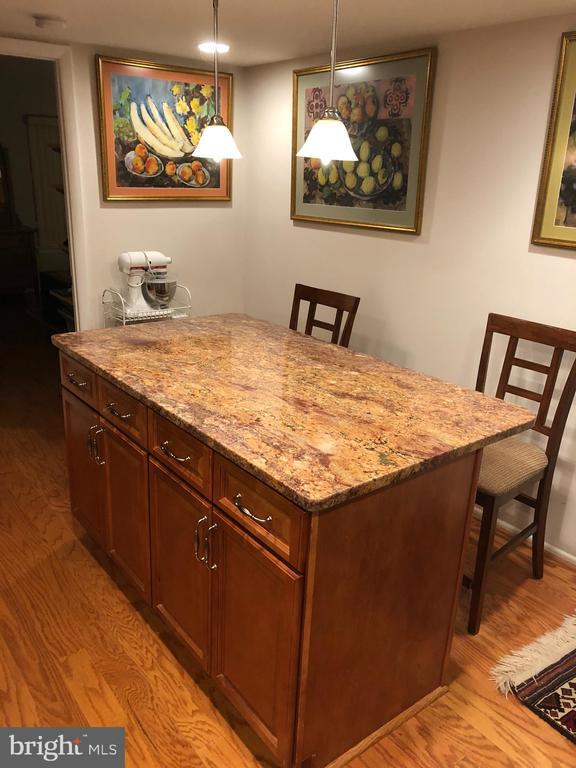 Building Photo - 1600 Prince St