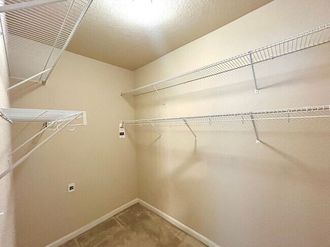 Building Photo - Modern Home with Fenced Backyard, Community Pool & Playground!