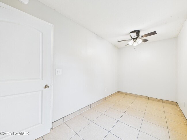 Building Photo - 508 General Mouton Ave