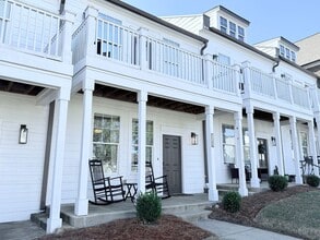 Building Photo - 209 Town Center Dr