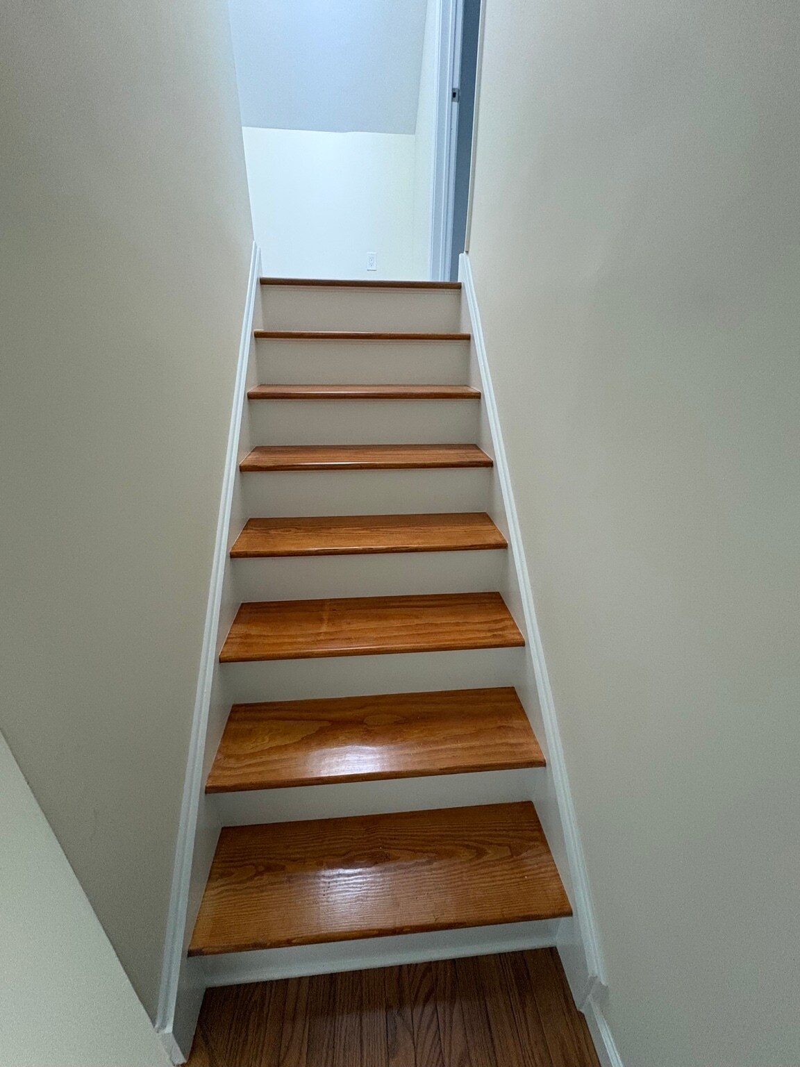 Building Photo - 305 W Clay Ave