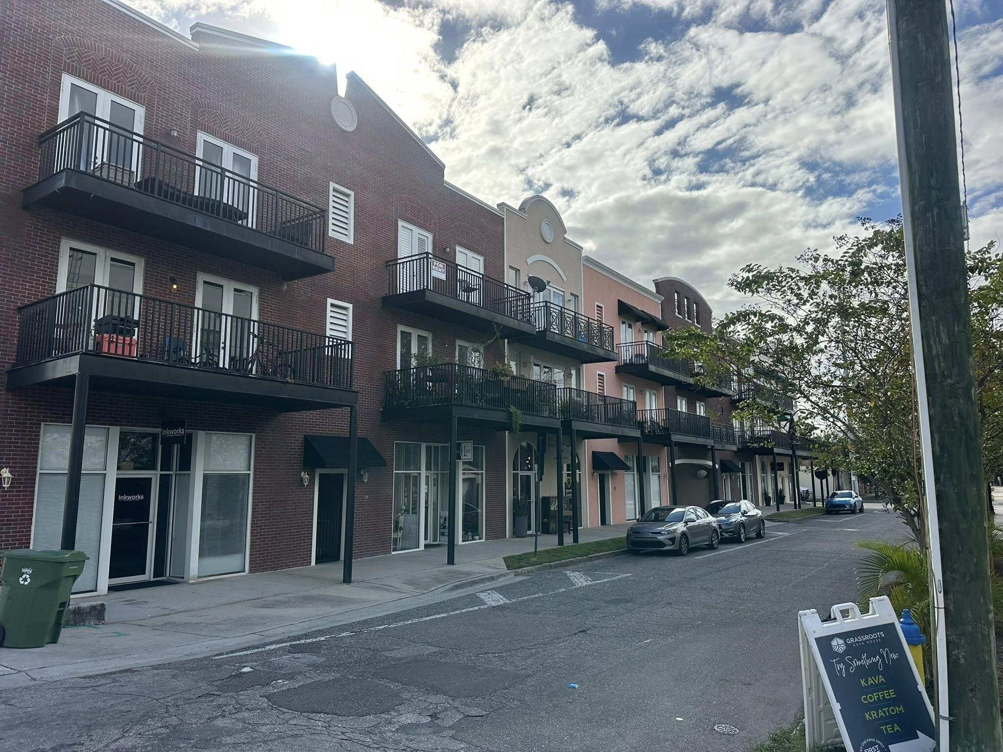 Building Photo - 2002 E 5th Ave