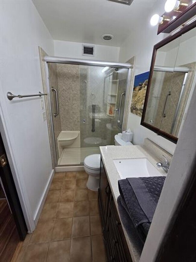 Building Photo - Beautiful Eastside Home Won't Last!!! Must See!!!