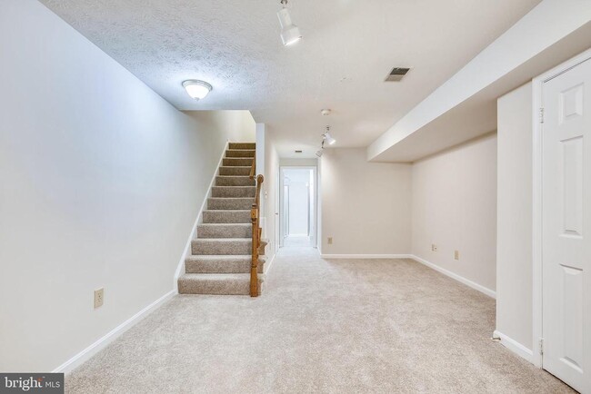 Building Photo - 510 Colecroft Ct