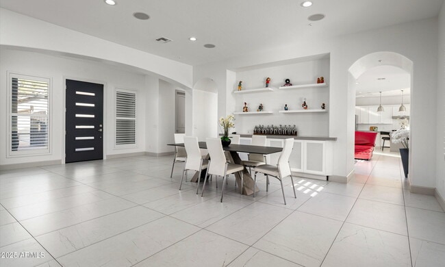 Building Photo - 1705 W Parnell Dr