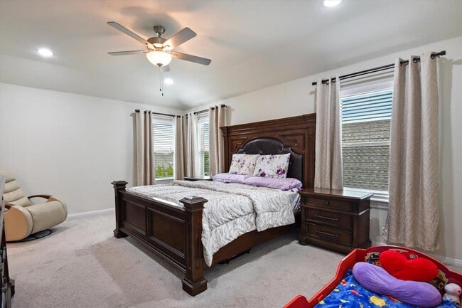 Building Photo - 210 Zuma Dr