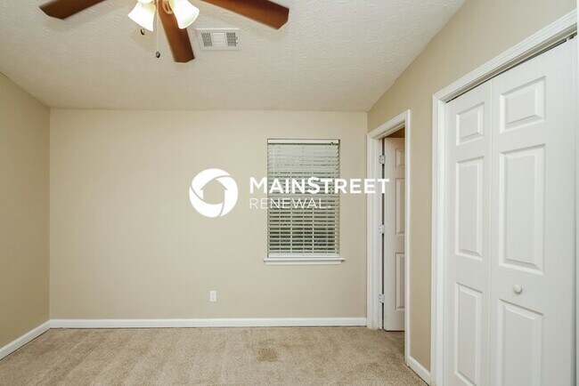 Building Photo - 3 Bedroom Pet-Friendly Home in Douglasville, GA with Main Street Renewal