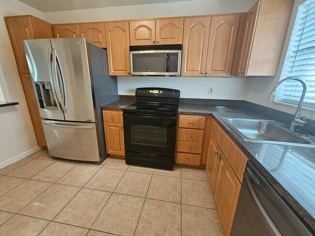 Building Photo - 120 Sparrow Dr