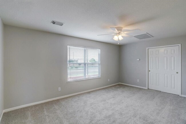 Building Photo - 15530 Hickory Dale St