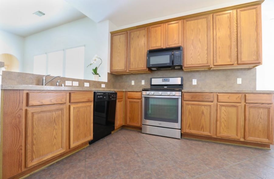 Building Photo - 12827 Pecan Shores Dr