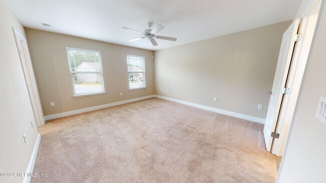 Building Photo - 201 Silver Creek Pl