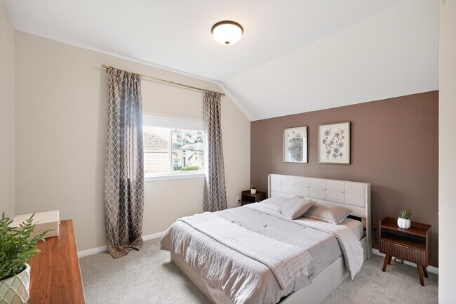 Building Photo - 21967 Gateway Arch Dr