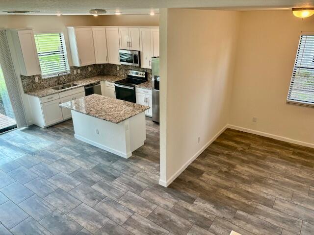 Building Photo - 5309 Santa Maria Ave