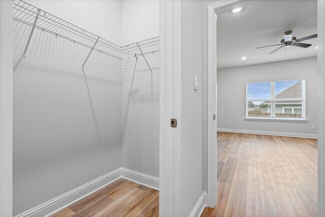 Building Photo - 7307 Hawkins Mnr