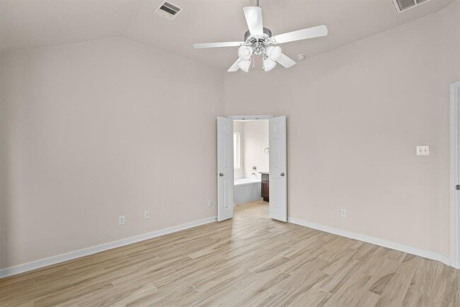 Building Photo - 10918 Barker View Dr