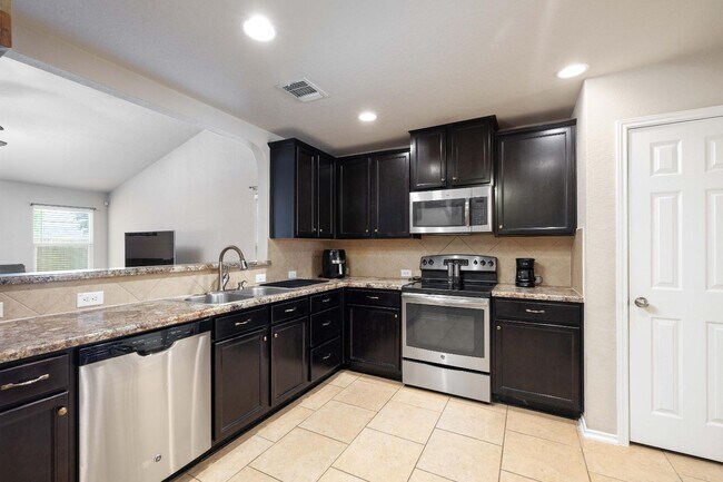 Building Photo - 11515 N Peak