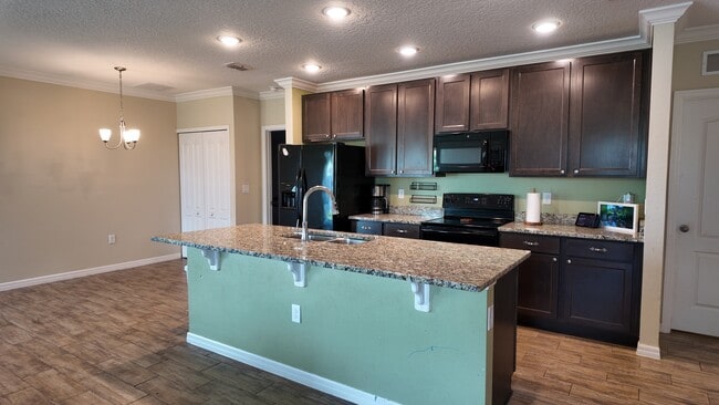 Building Photo - 338 Pinecrest Loop