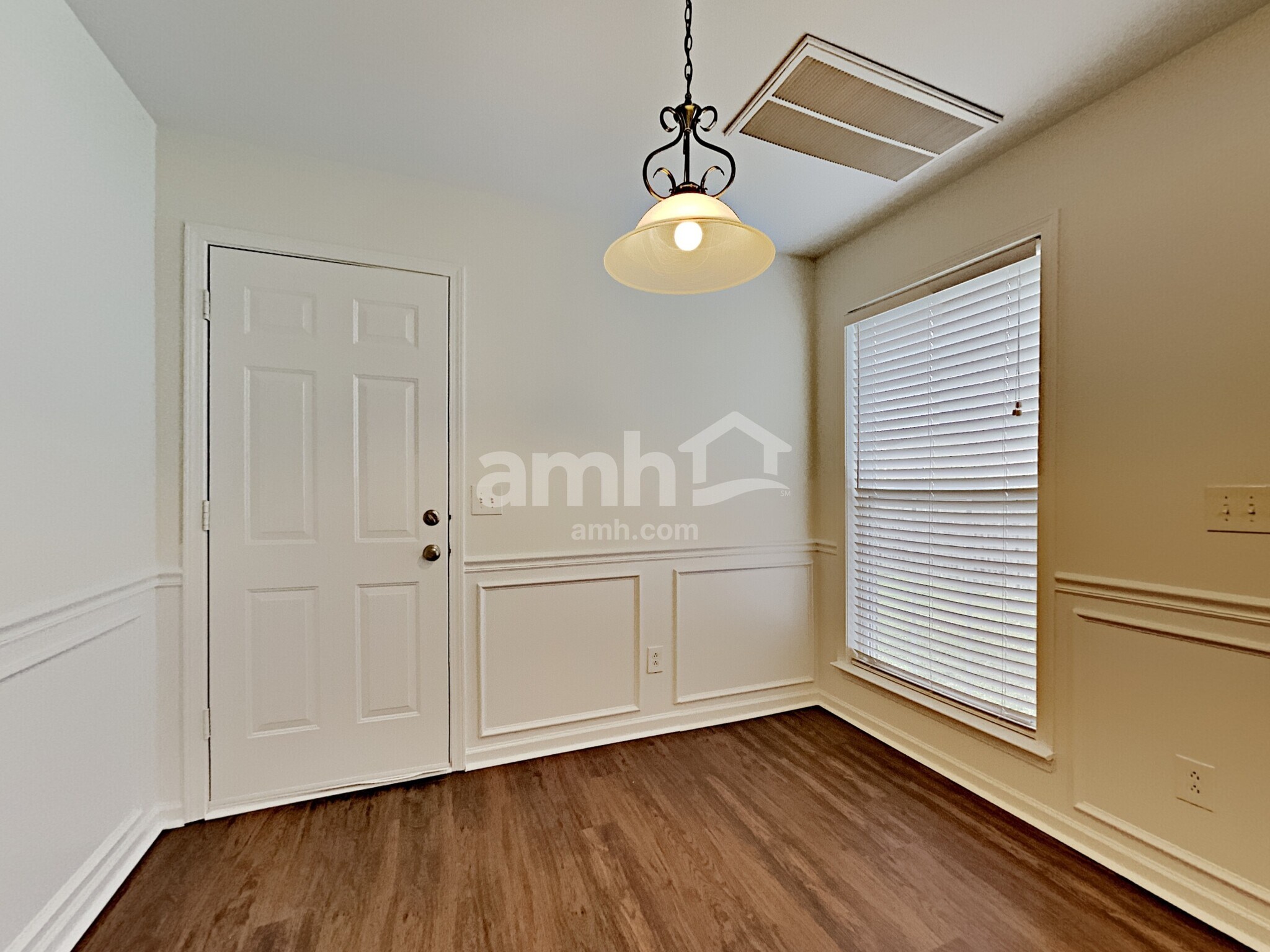 Building Photo - 3318 Diamond Ct