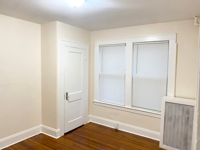 Building Photo - 285 Bronx Ave