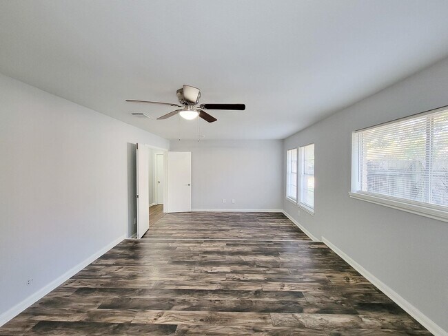 Building Photo - 2024 Stones throw Dr