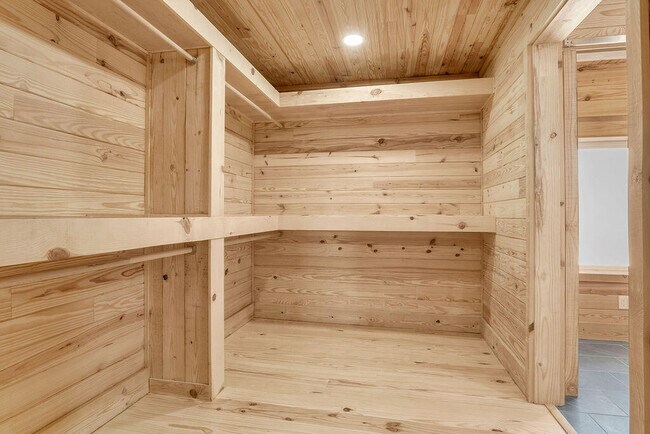 Building Photo - 498 Alabama St