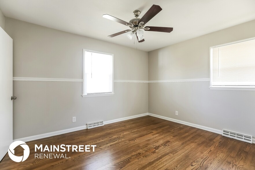 Building Photo - 13000 E 54 St