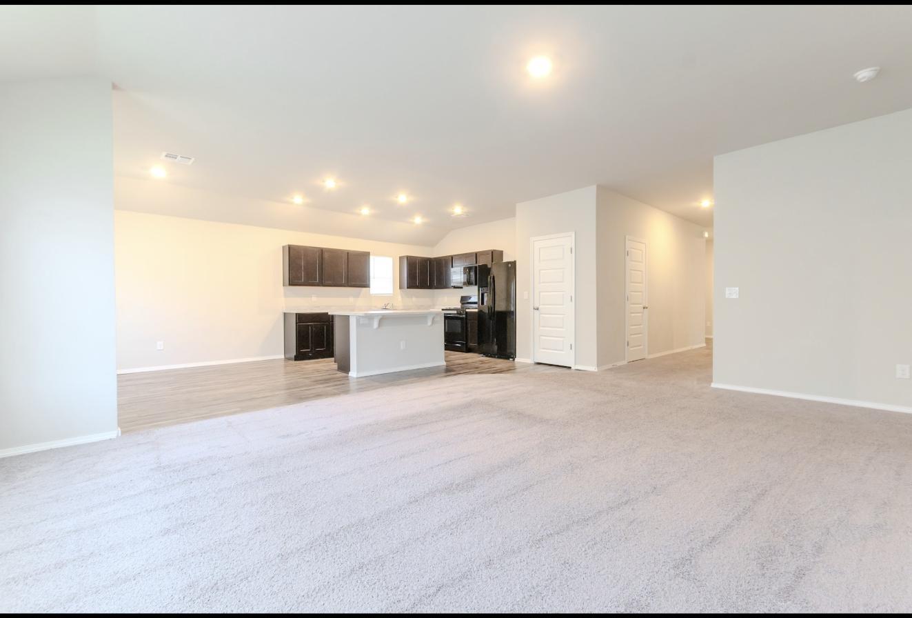 Building Photo - 755 Foxtail Dr