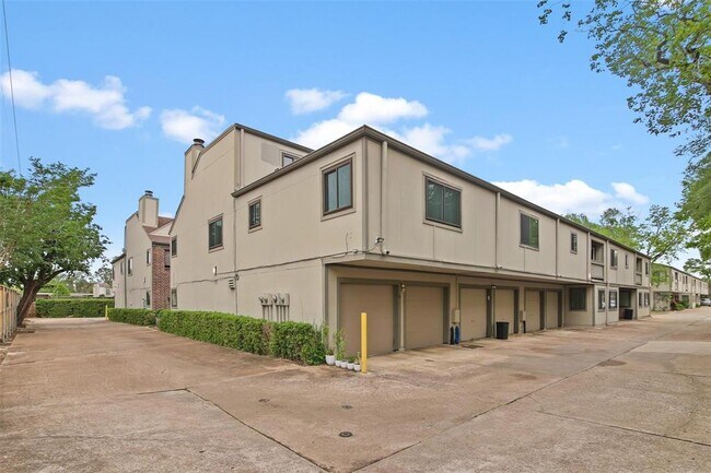 Building Photo - 1114 Augusta Dr
