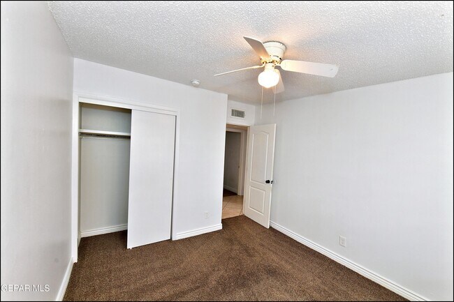 Building Photo - 10565 Murphy St