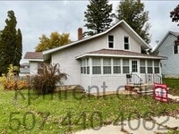 Building Photo - 621 Oak St