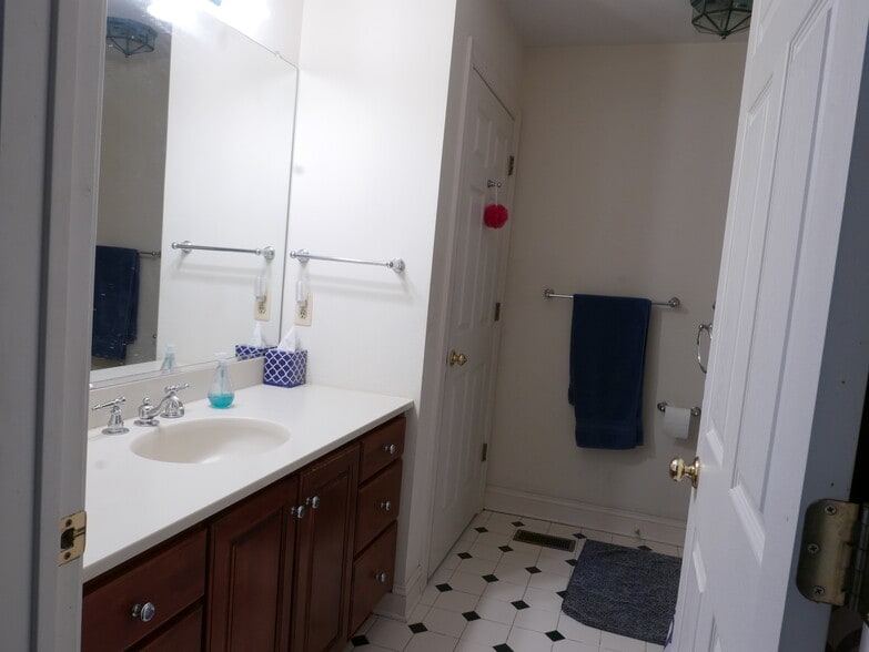 Bathroom - 8 Meadowbrook Club Way